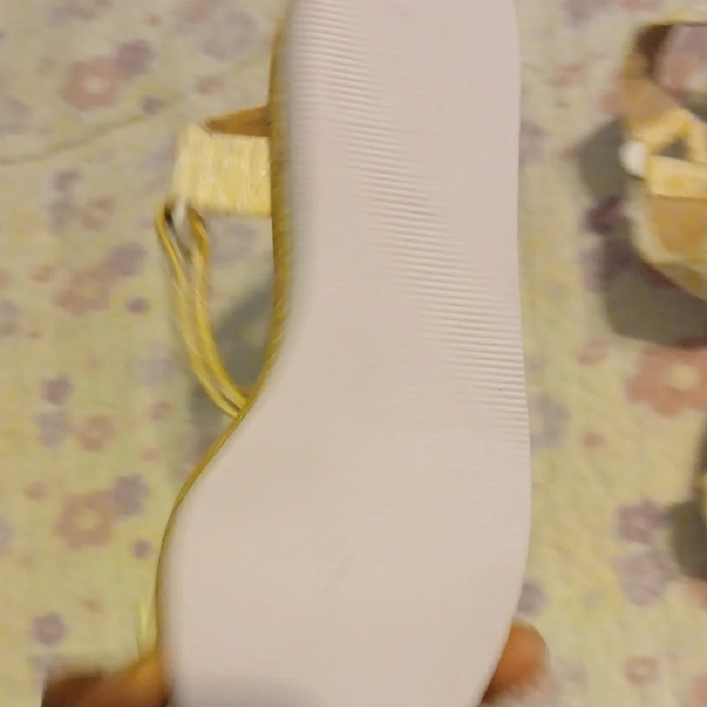 Madden Girl chic cream